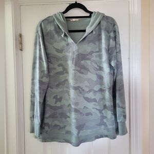 Camo Lightweight Pullover Hoodie Athleisure Loungewear Cozy Casual Size Medium